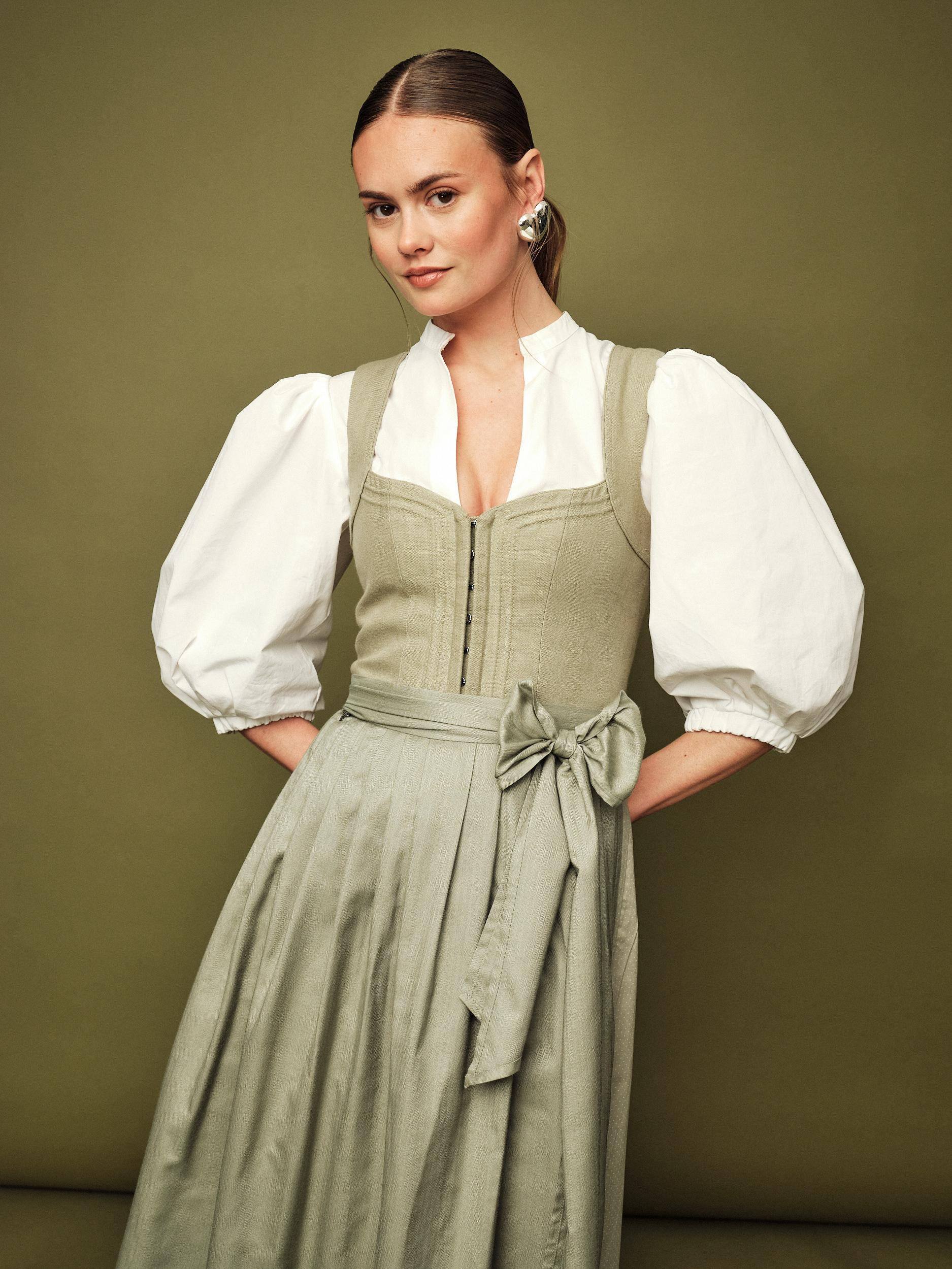 Dirndl Nellie