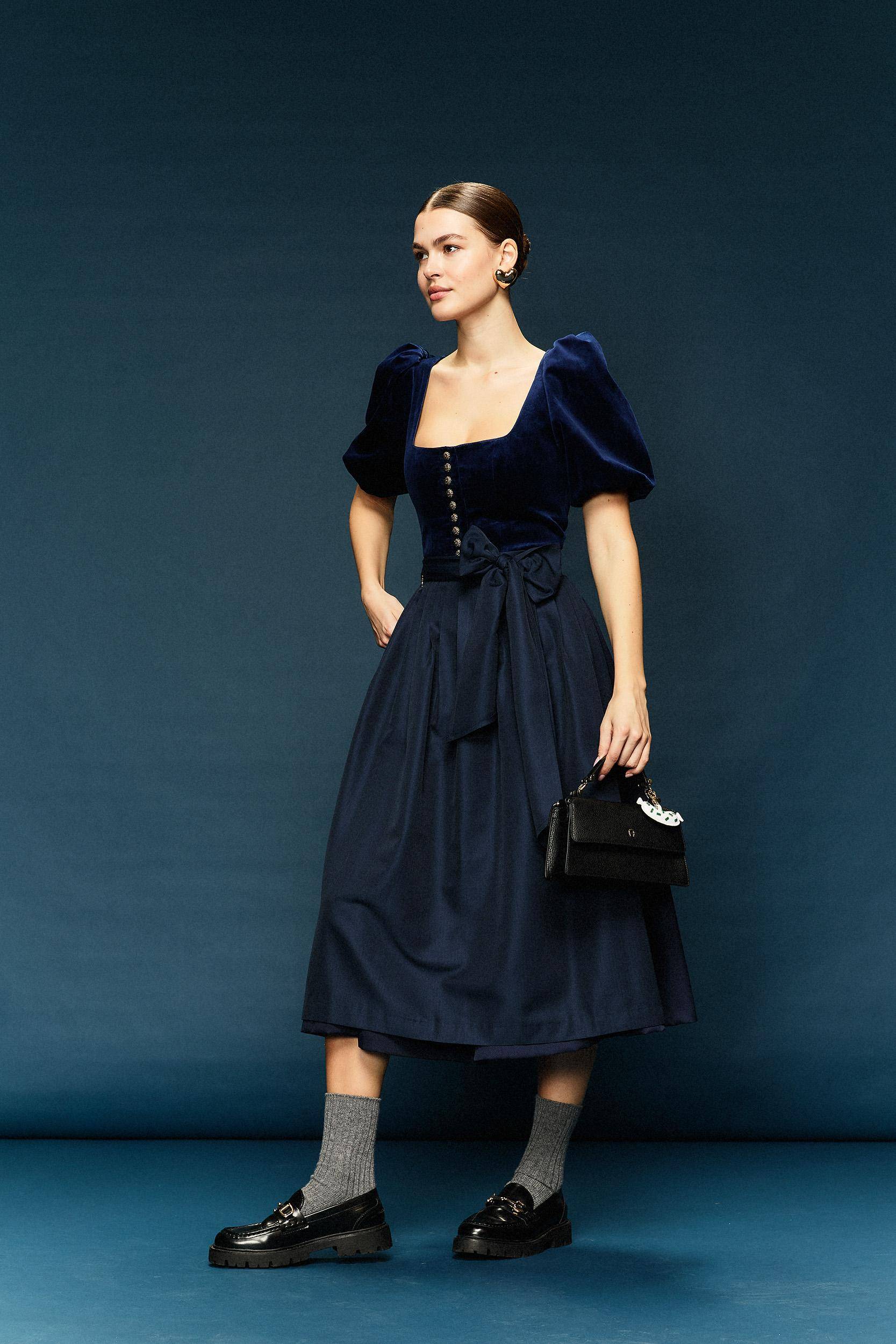 Dirndl Paula