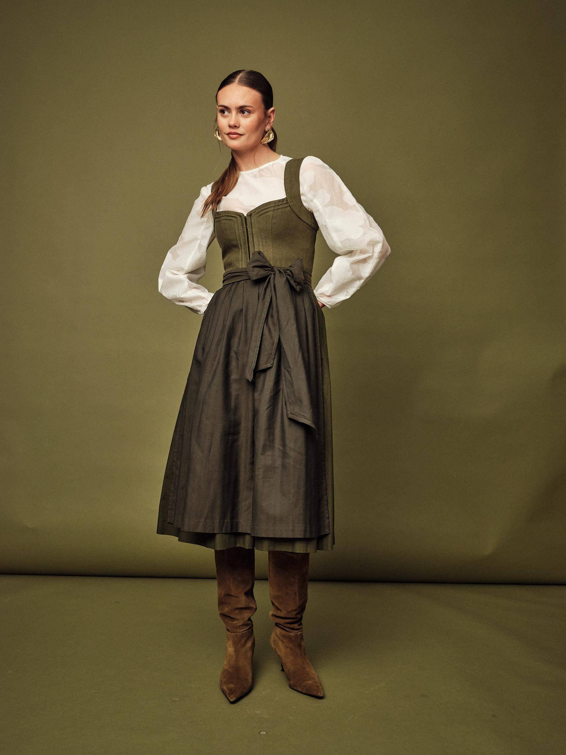Dirndl Nellie