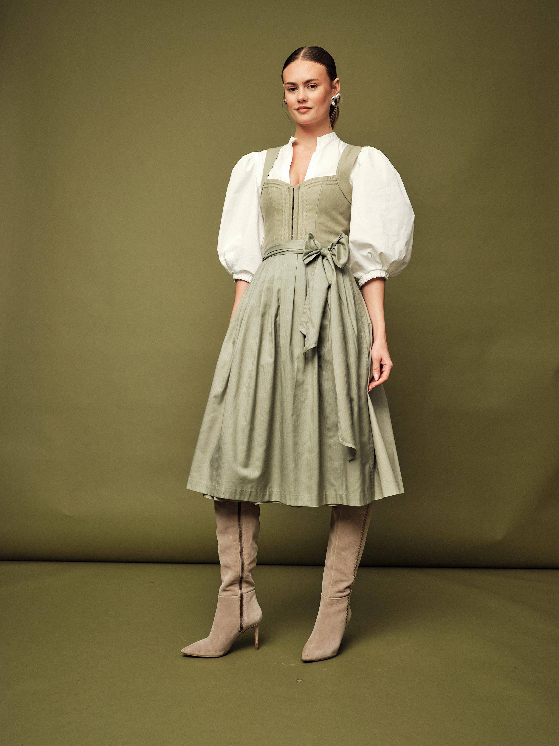 Dirndl Nellie